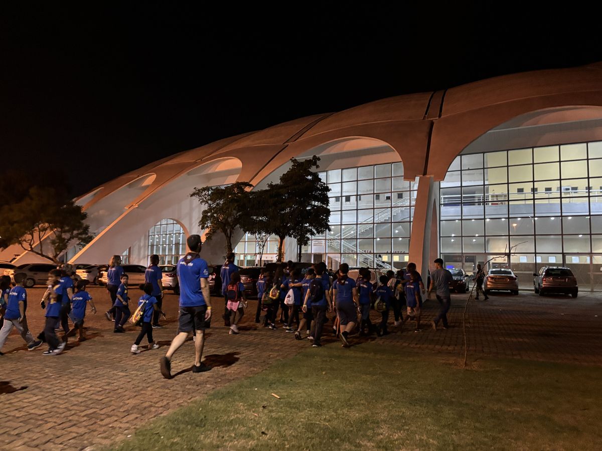 Aventureiros do Aurorinha chegando à noite ao local do Aventuri